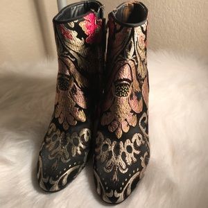 Sam Edelman Shoes - NWT Sam Edelman Saye Te Black Multi sz 6 Sam Edelman Shoes - NWT Sam Edelman Saye Te Black Multi sz 6